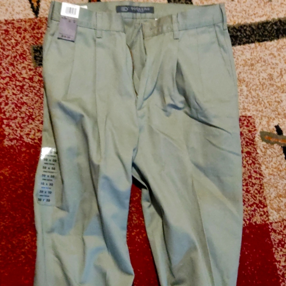 khaki pants